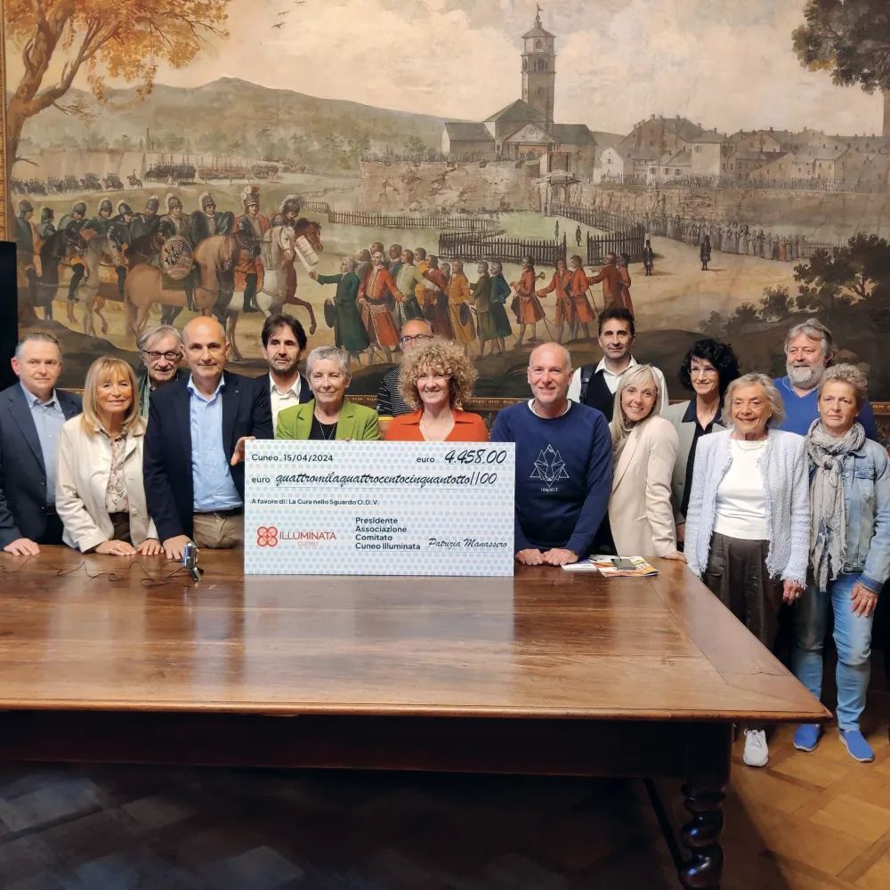 Cuneo Illuminata #IlluminaNatale | La Cura nello Sguardo
